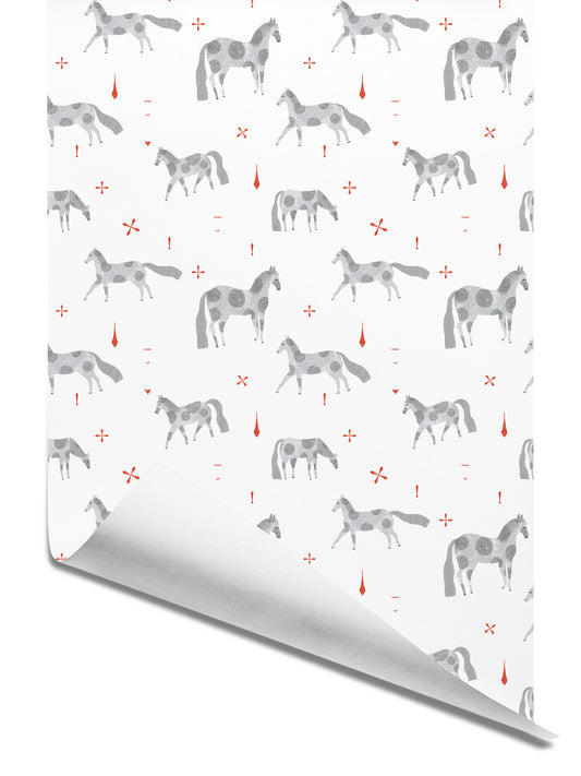 Babet_Tachezy, bílá tapeta s šedými koňmi, vlající všude kolem. Děti ji milují.